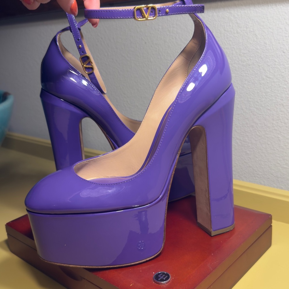 Valentino Garavani Go-155 Violet Pump - Picture 5 of 14